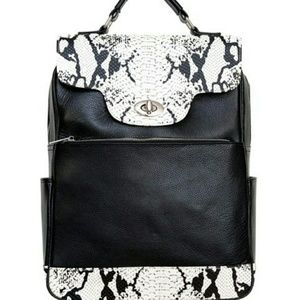 New Gorgeous!!!!!Black & Ivory Snakeskin backpk